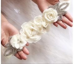 Svatební pásek s květinami