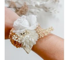 Náramek pro družičku z květin