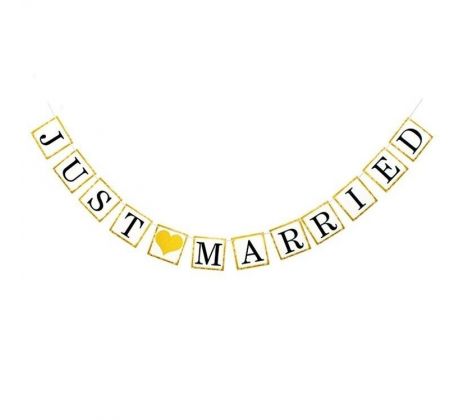 Girlanda Just Married se zlatým srdíčkem