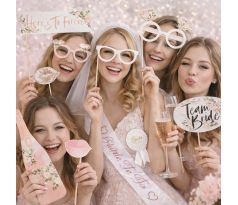 Rekvizity na focení na rozlučku se svobodou